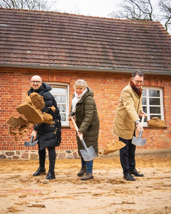 2025-02-27 Erster Spatenstich zur Erweiterung und Sanierung der Mahn- und Gedenkstätten Wöbbelin (c) Landkreis Ludwigslust-Parchim