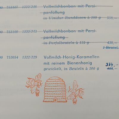 Detailansicht Preisliste mit Zeichnung von Bienenstock und Bienen "VEB Nordfrucht Elde Parchim"